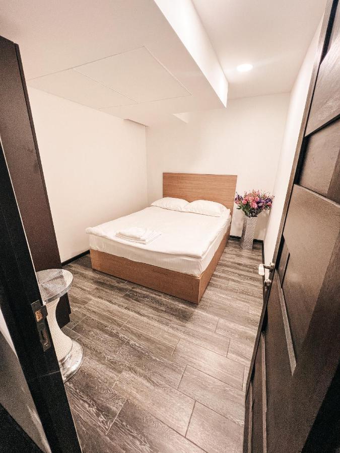 It Hotel Tumanyan Street Yerevan Luaran gambar