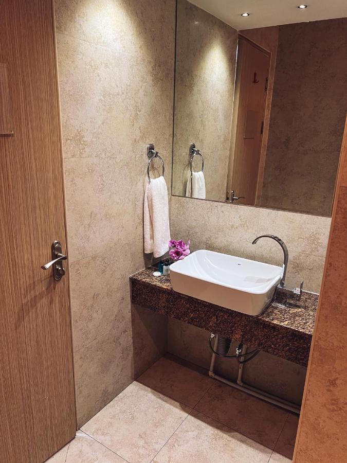 It Hotel Tumanyan Street Yerevan Luaran gambar