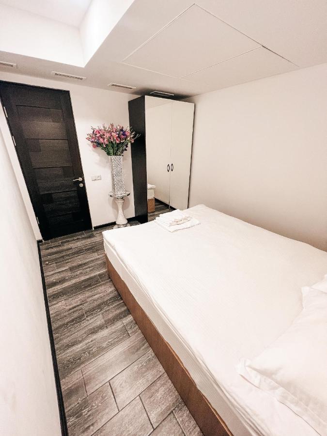 It Hotel Tumanyan Street Yerevan Luaran gambar