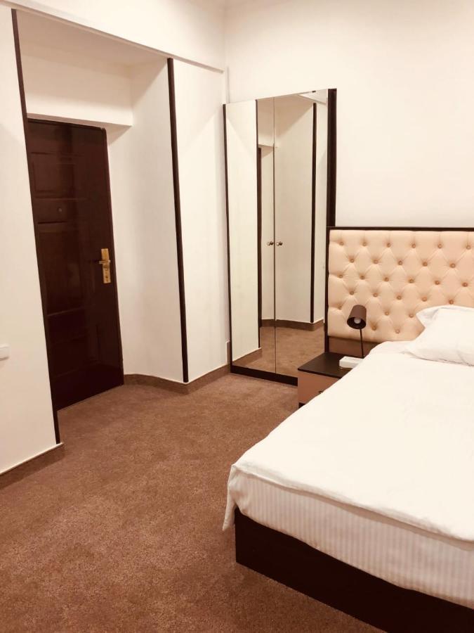 It Hotel Tumanyan Street Yerevan Luaran gambar